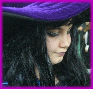 Strasszk� szempill�n